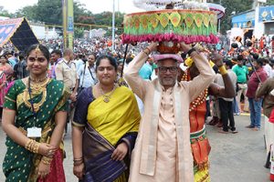 National Folk And Classical Dances Enrich Kalpavriksha Vahanam _ కల్పవృక్ష వాహనసేవలో కనువిందు చేసిన జాతీయ కళారూపాలు Celebrations National Folk And Classical Dances Enrich Kalpavriksha Vahanam _ కల్పవృక్ష వాహనసేవలో కనువిందు చేసిన జాతీయ కళారూపాలు