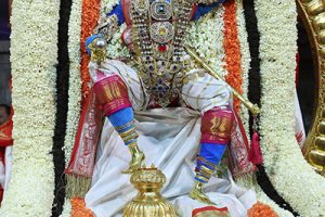 Celebrations Nartana Krishna Muses _ చంద్రప్రభ వాహనంపై నర్తన కృష్ణుడి అలంకారంలో శ్రీ మలయప్పస్వామి