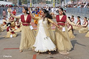 Ai Folk Artforms Add Splendour During Chinna Sesha Vahana Seva _ శ్రీవారి వాహనసేవలో భక్తి పరిమళాలు.. జానపద కళల సందళ్లు