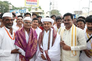 Celebrations Ttd Eo Appreciates Artists At Simha Vahana Seva _  కళాకారుల ప్రదర్శనలకు టిటిడి ఈవో ప్రశంసలు